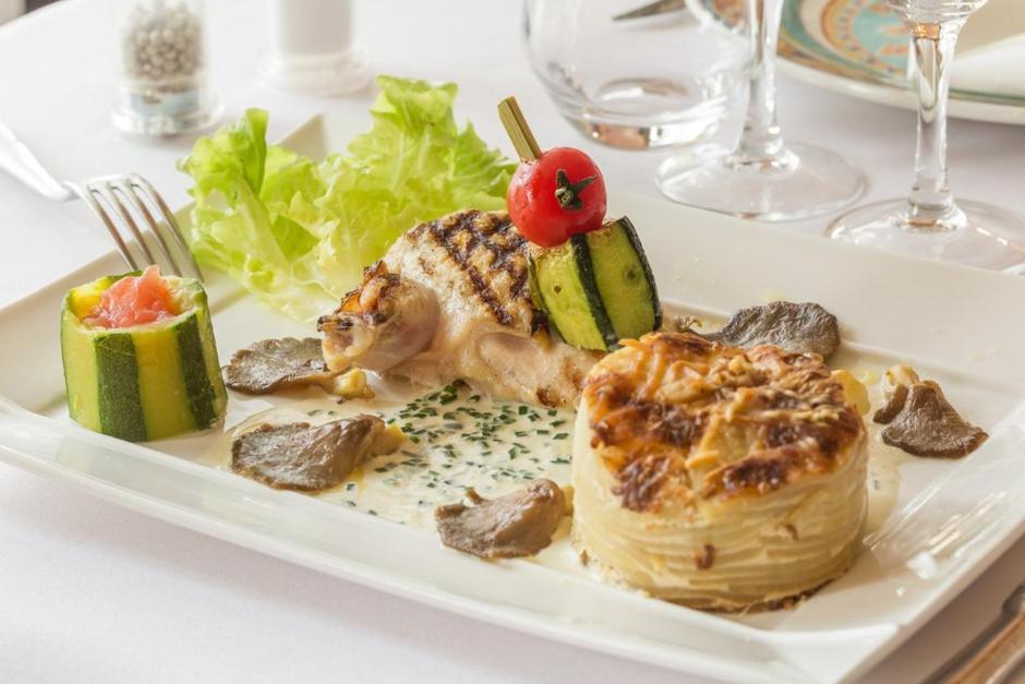 Logis & Restaurant - Le Saint-louis Hotel La Suze-sur-Sarthe