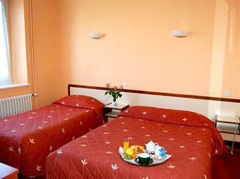 Logis & Restaurant - Le Saint-louis Hotel
