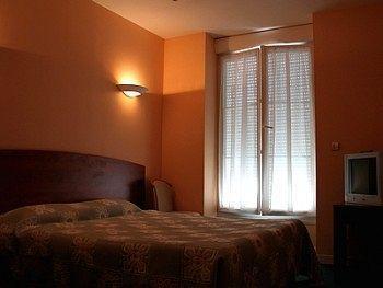 Logis & Restaurant - Le Saint-louis 3* La Suze-sur-Sarthe