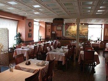 Logis & Restaurant - Le Saint-louis Hotel