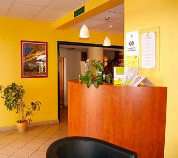 Logis & Restaurant - Le Saint-louis Hotel La Suze-sur-Sarthe