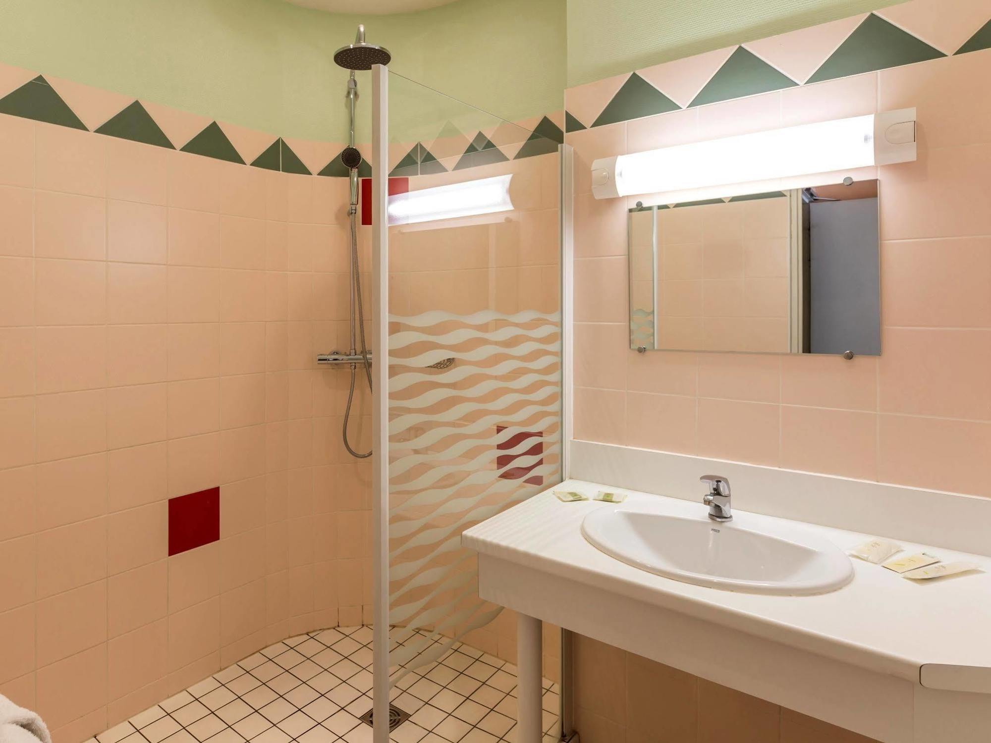 Logis Saint Louis Hotel