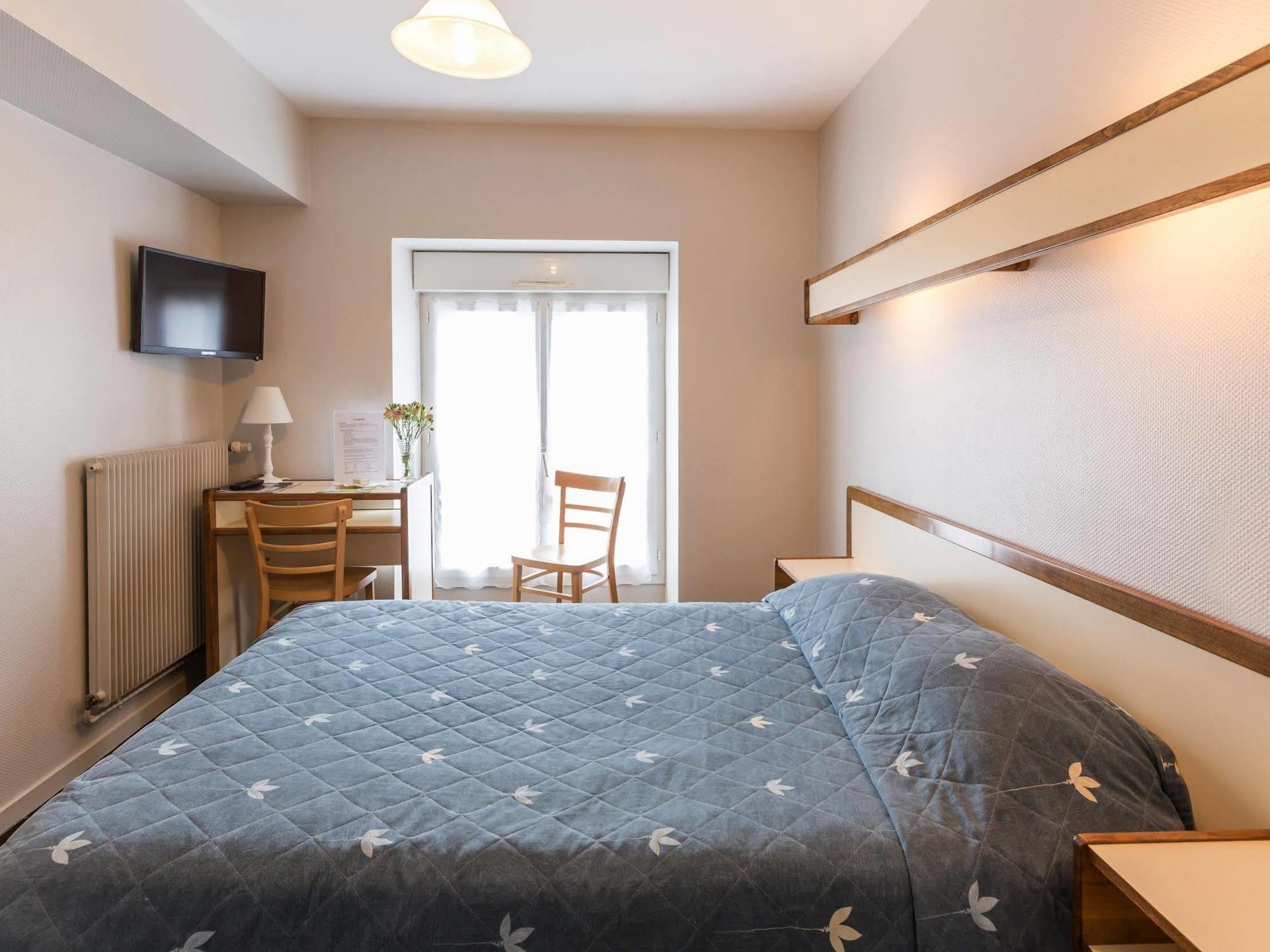Hotel Logis & Restaurant - Le Saint-louis 3*